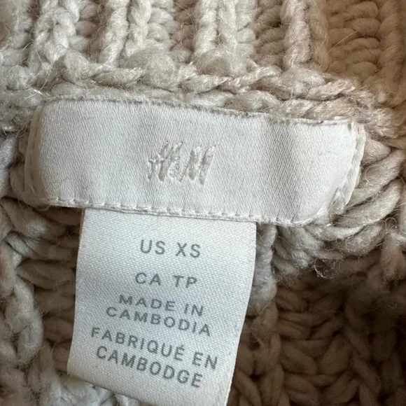 H&M Soft, Chunky Taupe Sweater, Size XS, MSRP $30 - Picture 3 of 4